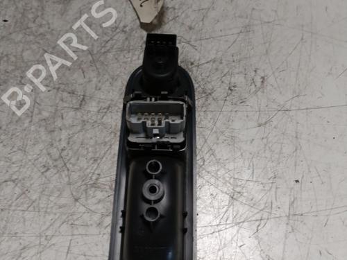 Used Left front window switch Left front window switch RENAULT CLIO III (BR0/1, CR0/1) 1.5 dCi (C/BR0G, C/BR1G) (68 hp) 21693492 21693492