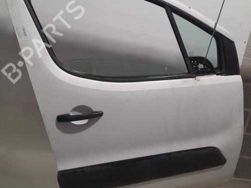 Used Right front door Right front door 23077640 23077640
