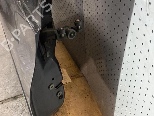 left-front-door-peugeot-1007-km_-14-hdi-9002v9-2005-21697091 main image