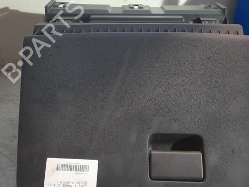 Used Glove box NISSAN JUKE (F15) 1.2 DIG-T (115 hp) 22789692