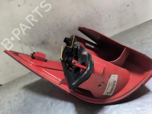 right-taillight-peugeot-1007-km_-2005-28166001 main image