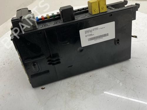 Used Fuse box Fuse box 39640703 39640703