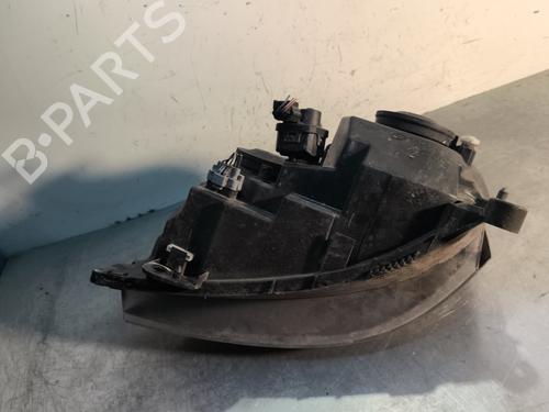 Used Right headlight Right headlight RENAULT CLIO II (BB_, CB_) 1.2 (BB0A, BB0F, BB10, BB1K, BB28, BB2D, BB2H, CB0A,... (58 hp) 30357405 30357405