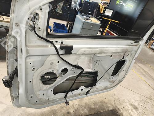 Used Right front door Right front door 37148173 37148173