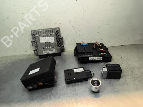 Used Electronic module RENAULT SCÉNIC III (JZ0/1_) 1.5 dCi (110 hp) 31872059