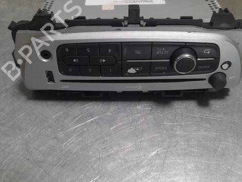 Used Radio RENAULT TWINGO II (CN0_) 1.2 16V (CN04, CN0B) (75 hp) 28165209