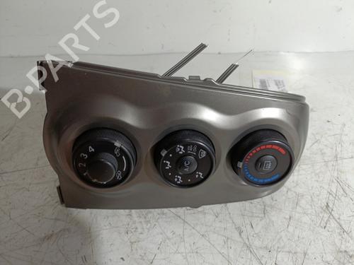 Used Climate control Climate control TOYOTA YARIS (_P9_) 1.4 D-4D (NLP90_, NLP90R) (90 hp) 21709898 21709898