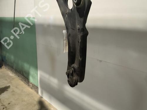 left-front-suspension-arm-renault-megane-iv-hatchback-b9amn_-2015-32996336 main image