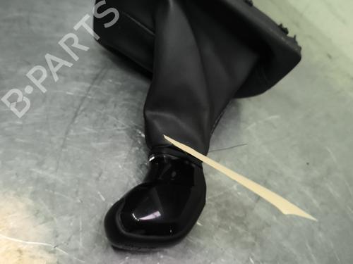 Used Shift knob PEUGEOT 208 II (UB_, UP_, UW_, UJ_) 1.2 PureTech 75 (75 hp) 30553295