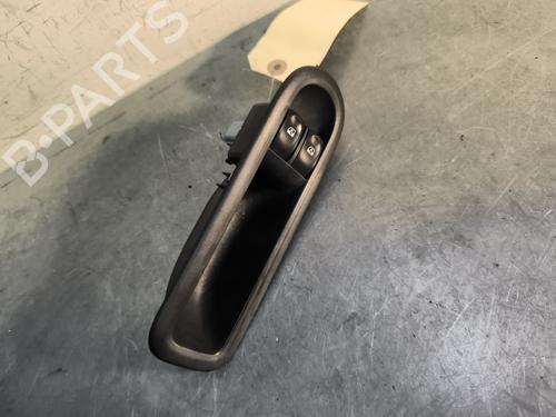 Used Left front window switch Left front window switch RENAULT TWINGO II (CN0_) 1.2 16V (CN04, CN0B) (75 hp) 30357329 30357329