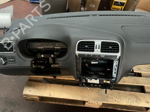 Used Dashboard Dashboard VW POLO V (6R1, 6C1) 1.4 (6R1) (85 hp) 21696877 21696877