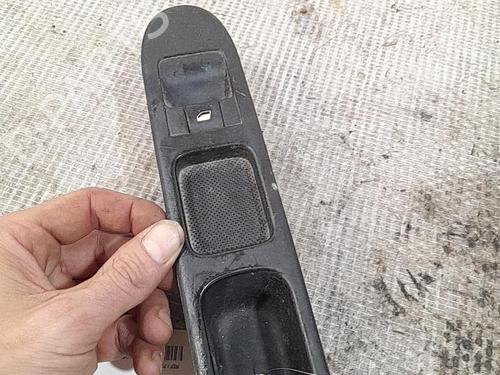 Used Right front window switch Right front window switch PEUGEOT 307 (3A/C) 2.0 HDi 110 (107 hp) 21694568 21694568