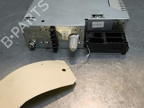 Used Radio Radio RENAULT TWINGO II (CN0_) 1.2 (CN0D) (58 hp) 32996371 32996371