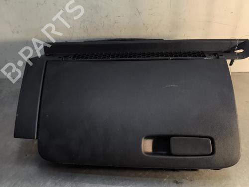 Vano posta oggetti AUDI A1 Sportback (8XA, 8XF) 1.2 TFSI (86 hp) 32996009