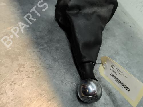 Used Shift knob PEUGEOT 206+ (2L_, 2M_) 1.1 (60 hp) 32994871