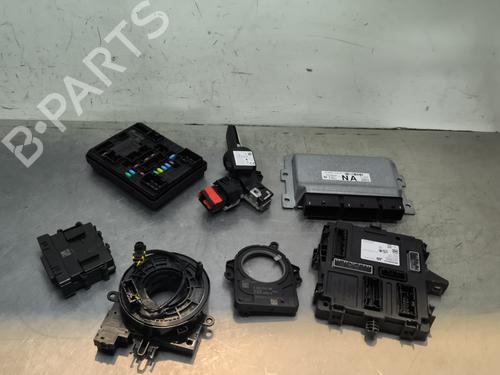 Used Electronic module RENAULT CLIO V (B7_) 1.0 TCe 90 (B7MT) (91 hp) 30552760