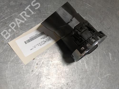 Air vent PEUGEOT 5008 (0U_, 0E_) 2.0 HDi 150 / BlueHDi 150 | BP28078023I21