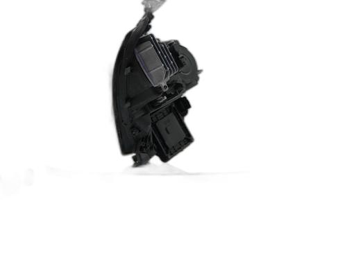 left-headlight-renault-megane-iv-hatchback-b9amn_-2015-39639668 main image