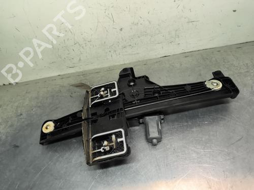 Rudehejsemekanisme venstre bagtil PEUGEOT 208 II (UB_, UP_, UW_, UJ_) 1.2 PureTech 75 (75 hp) 30553288