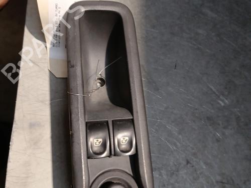 Used Left front window switch RENAULT CLIO III (BR0/1, CR0/1) 1.5 dCi (C/BR0G, C/BR1G) (68 hp) 28164931