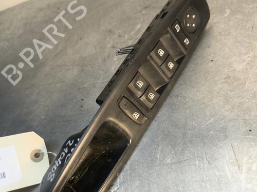 Used Left front window switch RENAULT MEGANE III Hatchback (BZ0/1_, B3_) 1.5 dCi (BZ09, BZ0D, BZ1W, BZ29, BZ14) (110 hp) 29997020