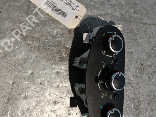 Used Climate control RENAULT TWINGO III (BCM_, BCA_) 0.9 TCe 90 (BCM9, BCM2) (90 hp) 21717985