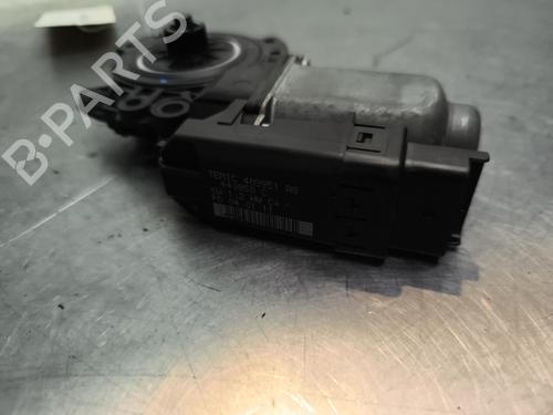 Front right lock KIA CEE'D Hatchback (ED) 1.6 CRDi 115 | BP32993862C97 - Image 2