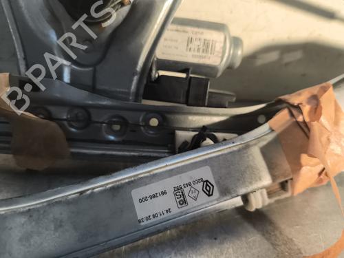 Rudehejsemekanisme ventre foran RENAULT CLIO III (BR0/1, CR0/1) 1.5 dCi (BR17, CR17) (86 hp) 29733676