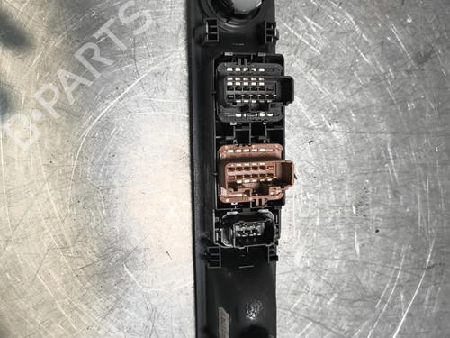 Used Left front window switch Left front window switch RENAULT ESPACE IV (JK0/1_) 2.0 dCi (JK03, JK04, JK1C, JK1G, JK1J, JK1K) (173 hp) 34282909 34282909