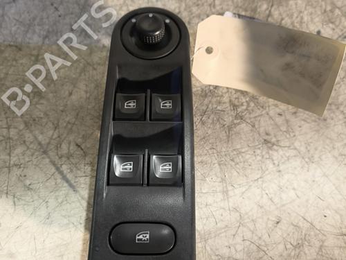 Venstre Foran elrute bryter RENAULT CAPTUR I (J5_, H5_) 1.5 dCi 90 (J5N4, J5M5, J5MW, J5M6, J5AL, J5AJ) (90 hp) 30552687