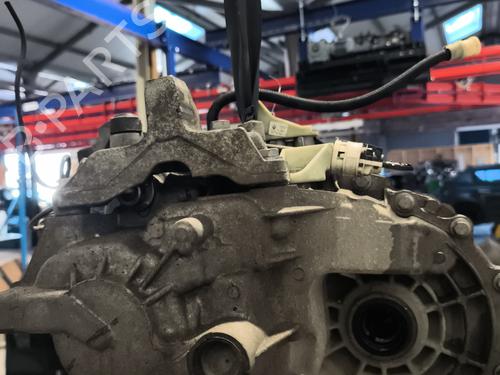 gearbox-renault-megane-iii-hatchback-bz01_-b3_-2008-23984456 main image