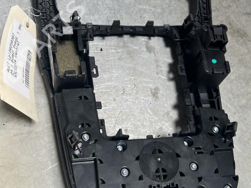 Used Middle console Middle console AUDI A4 B8 Avant (8K5) 2.0 TDI (143 hp) 28354155 28354155