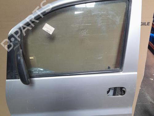 Used Left front door HYUNDAI H-1 / STAREX Bus (A1) 2.5 TCi (99 hp) 22031587