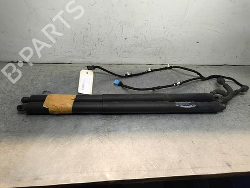 Used Tailgate lift support Tailgate lift support BMW X3 (F25) xDrive 20 d (163 hp) 30357028 30357028