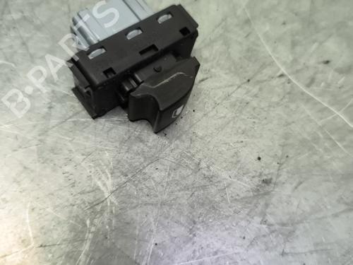 right-front-window-switch-citroen-c4-cactus-2014-31815865 main image