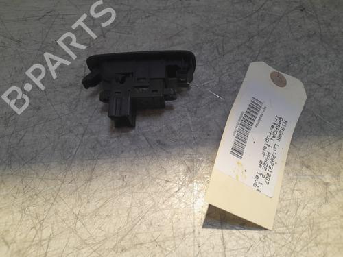 Used Right front window switch NISSAN QASHQAI / QASHQAI +2 I (J10, NJ10, JJ10E) 1.6 (117 hp) 21704744
