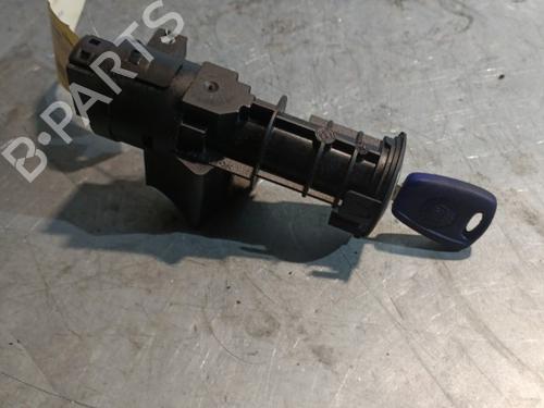 Used Ignition barrel FIAT PANDA (169_) 1.2 (169.AXB11, 169.AXB1A) (60 hp) 21705064