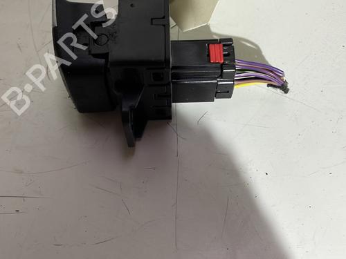 electric-handbrake-fiat-500x-334_-2014-23822618 main image