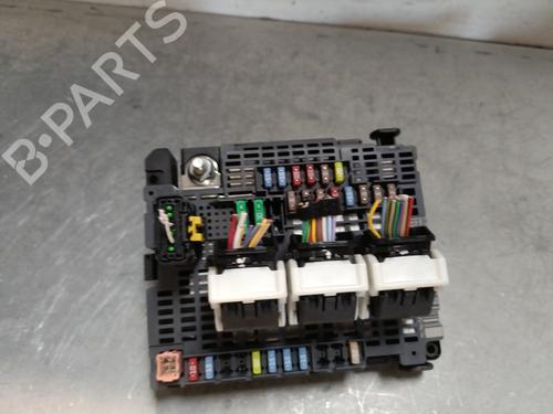Used Fuse box Fuse box PEUGEOT 308 SW II (LC_, LJ_, LR_, LX_, L4_) 1.6 GT 205 (205 hp) 28077993 28077993