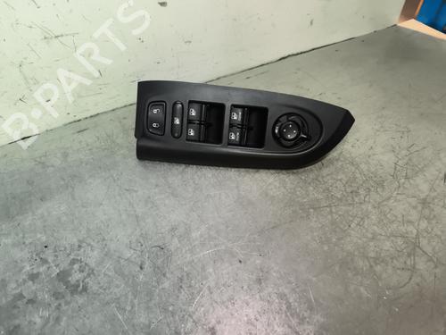 left-front-window-switch-fiat-500x-334_-2014-32994992 main image