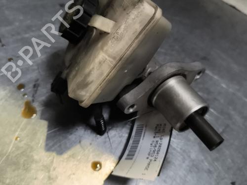 brake-master-cylinder-mini-mini-r50-r53-2001-2002-2003-2004-2005-2006-32995529 main image