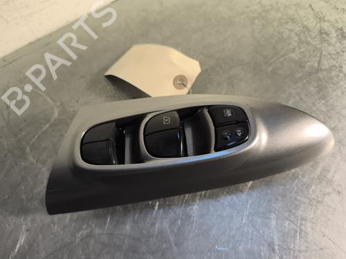 Used Left front window switch NISSAN JUKE (F15) 1.5 dCi (110 hp) 29733393