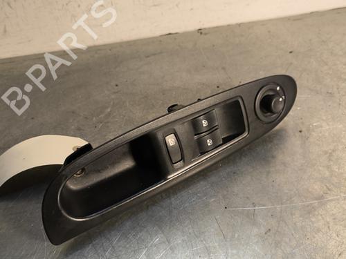 Raamschakelaar links voor RENAULT CLIO II (BB_, CB_) 1.4 16V (B/CB0P, BB13) (98 hp) 29980134