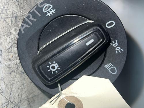 Used Headlight switch VW POLO V (6R1, 6C1) 1.0 (75 hp) 26028811
