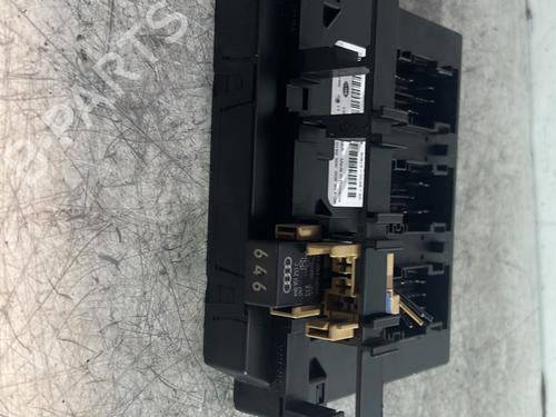 Fuse box VW GOLF VI (5K1) 2.0 GTi | BP26177435E1