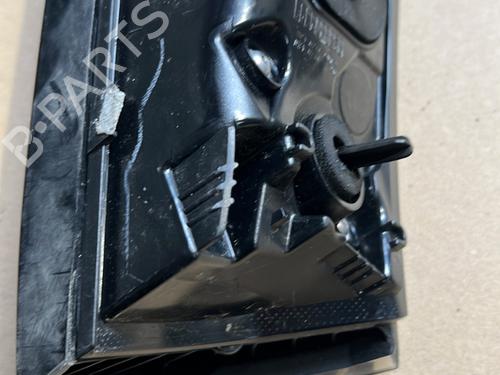 Used Right tailgate light Right tailgate light PEUGEOT 2008 II (UD_, US_, UY_, UJ_, UR_, UC_) 1.2 PureTech 130 (USHNS, URHNS) (130 hp) 25135988 25135988