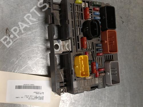 Used Fuse box PEUGEOT 5008 (0U_, 0E_) 2.0 HDi 150 / BlueHDi 150 (150 hp) 28078041