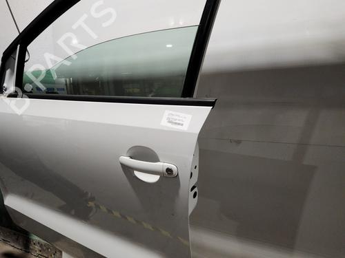 Used Left front door Left front door 32445300 32445300
