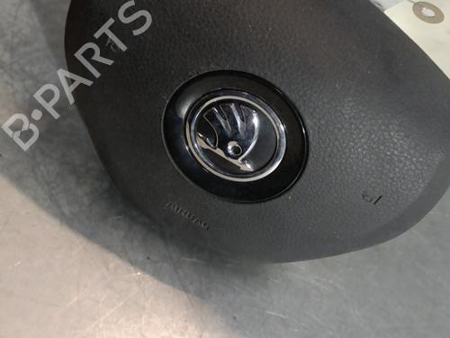 Used Driver airbag SKODA OCTAVIA III (5E3, NL3, NR3) 1.0 TSI (115 hp) 29384319