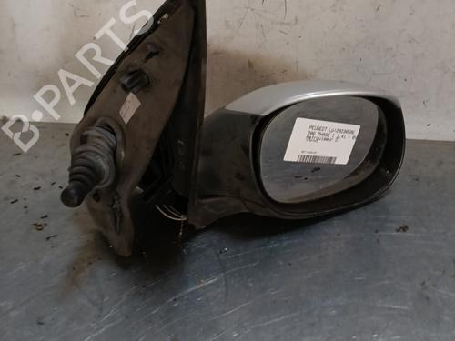 Used Right mirror PEUGEOT 206 Hatchback (2A/C) 1.4 i (75 hp) 22180599